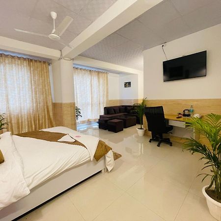 Dr White House - Noida Sector 18 Hotel Exterior foto