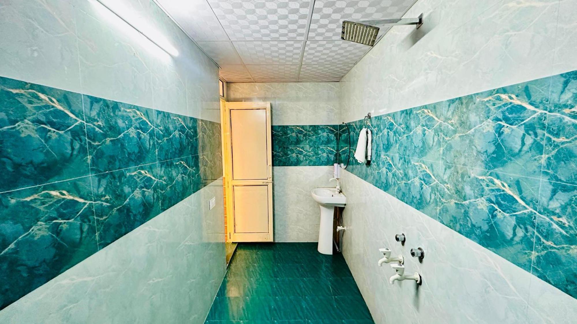 Dr White House - Noida Sector 18 Hotel Exterior foto