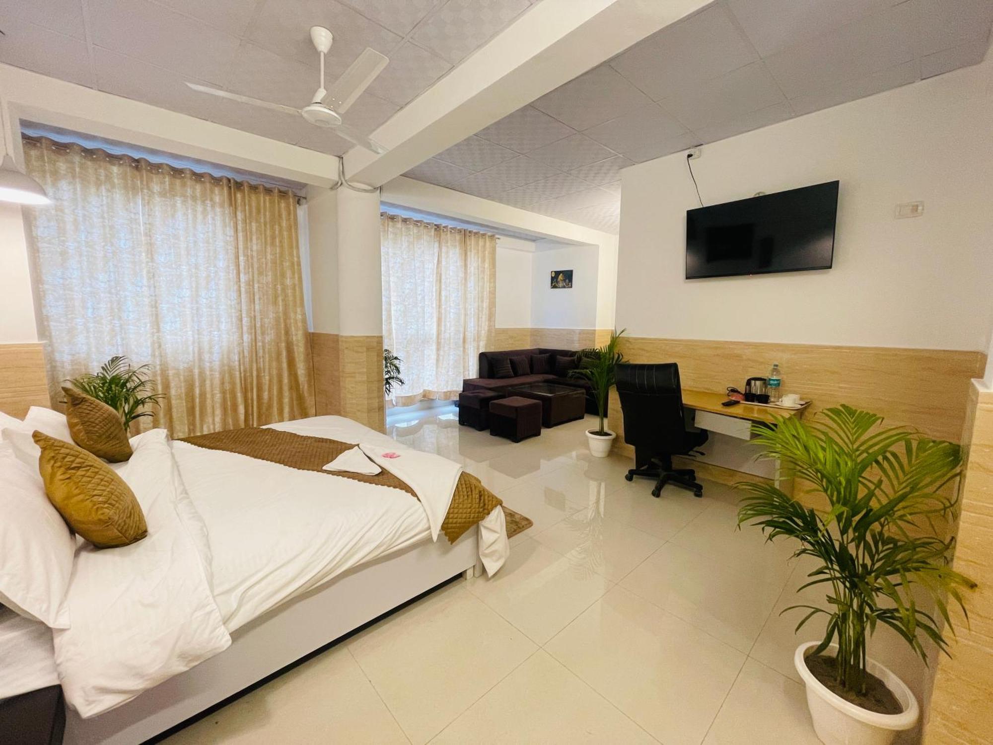 Dr White House - Noida Sector 18 Hotel Exterior foto
