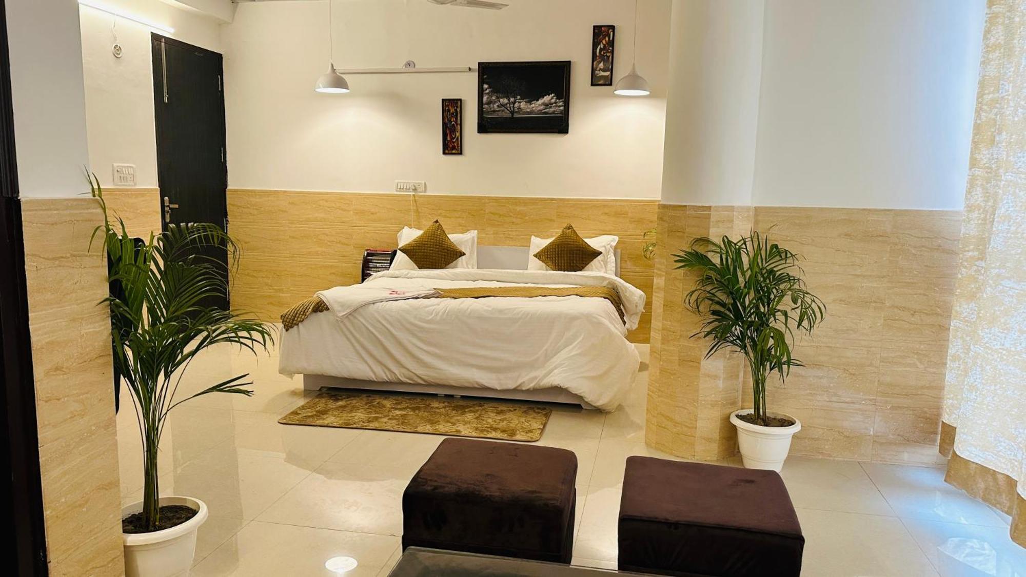 Dr White House - Noida Sector 18 Hotel Exterior foto