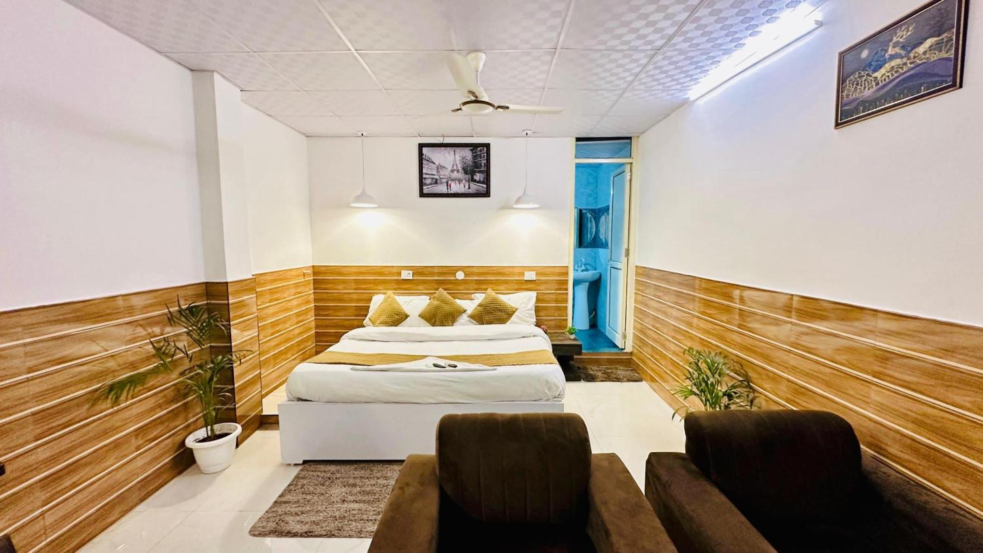 Dr White House - Noida Sector 18 Hotel Exterior foto