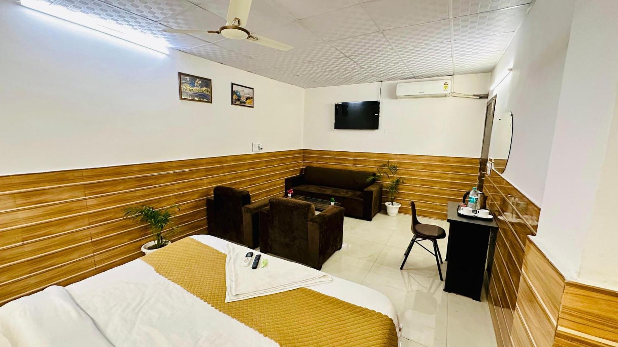 Dr White House - Noida Sector 18 Hotel Exterior foto