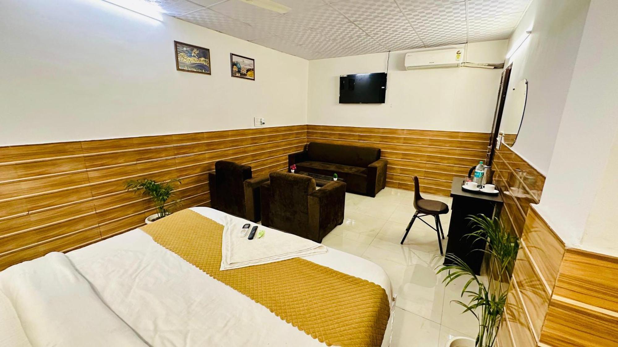 Dr White House - Noida Sector 18 Hotel Exterior foto