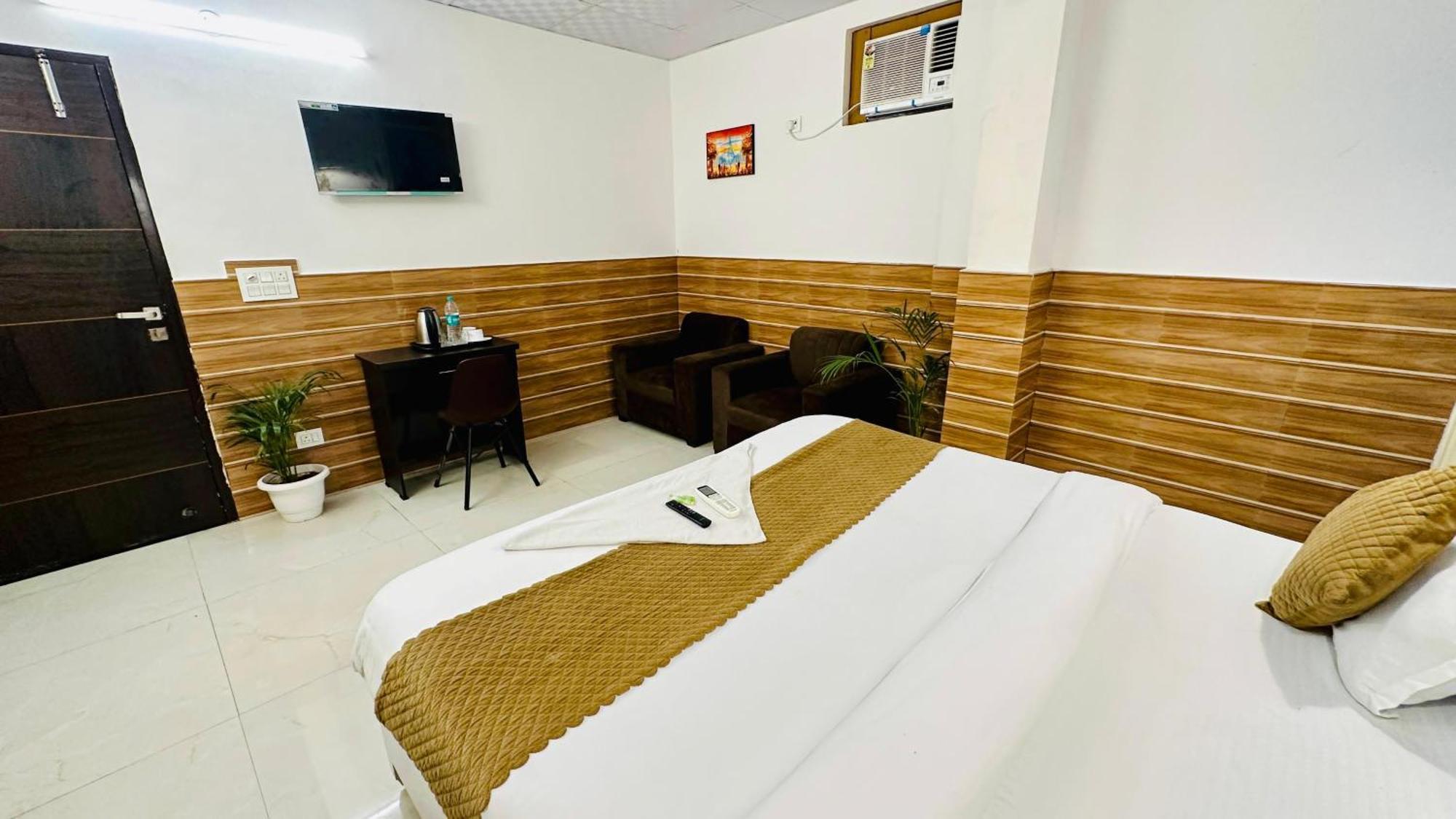 Dr White House - Noida Sector 18 Hotel Exterior foto
